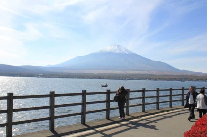 山中湖で見た富士山の絶景です。