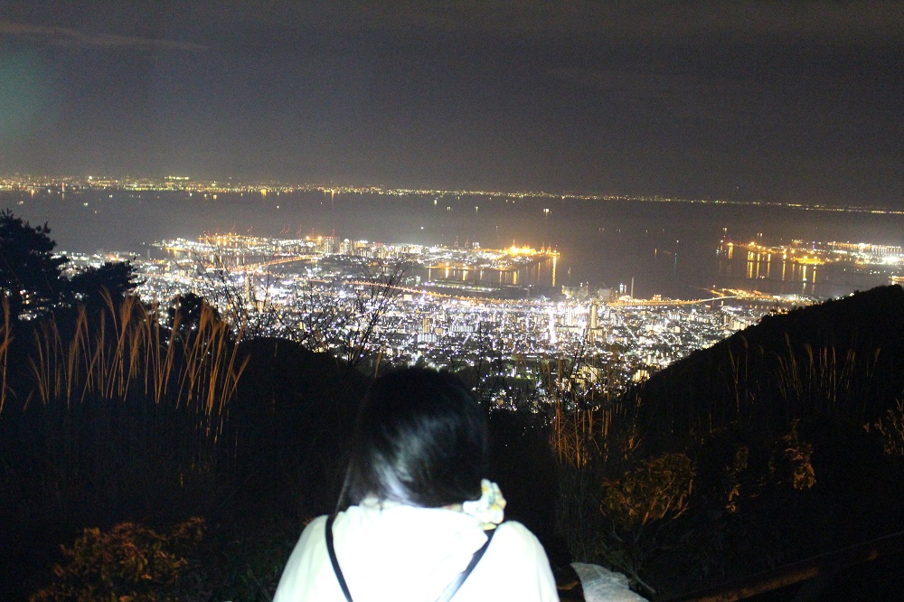 鉢巻展望台 アクセス 駐車場 臨場感溢れる夜景を満喫 気まぐれファミリー弾丸旅物語