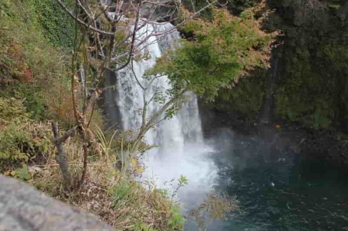 日本の滝100選の音止の滝です。