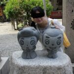 お初と徳兵衛の寄り添う石像です。